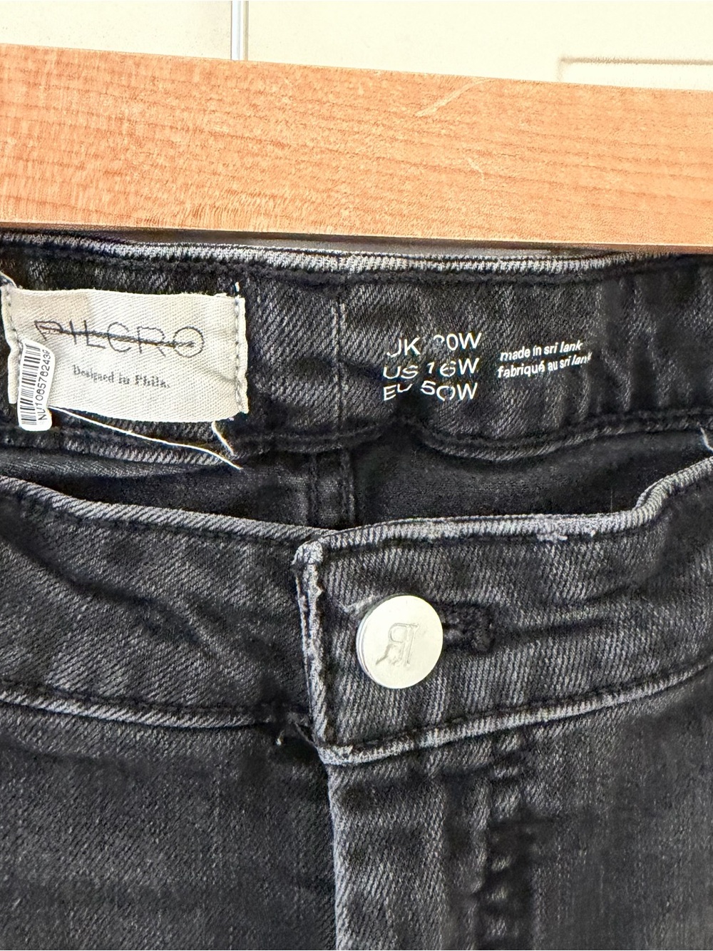 The Kenna Mid-Rise Heritage Barrel Jeans by Pilcro: Denim-Knit Edition Size 16 - Picture 7 of 11